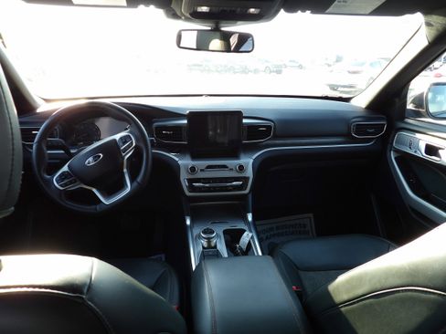 Used 2024 Ford Explorer Timberline w/ Timberline Technology Package image 12