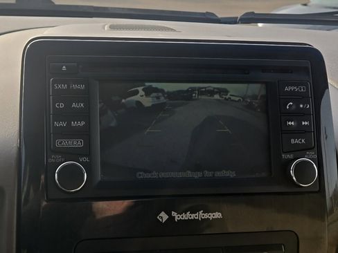 Used 2015 Nissan Titan SV w/ SV Value Truck Package image 22