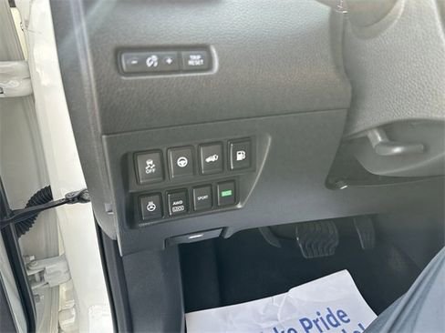 Used 2019 Nissan Rogue SV w/ Premium Package image 29