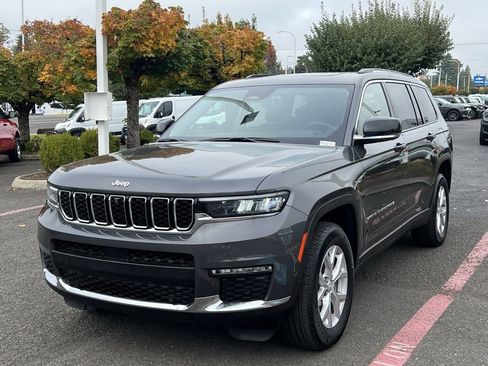Used 2023 Jeep Grand Cherokee L Limited w/ Luxury Tech Group II image 2