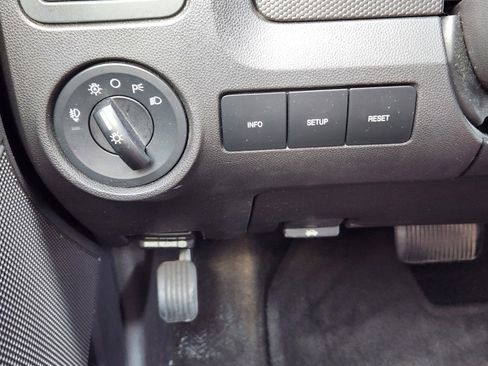 Used 2010 Ford Escape XLT image 17