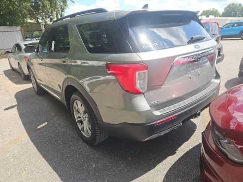 Used 2020 Ford Explorer XLT w/ Equipment Group 202A AWD/4WD image 4