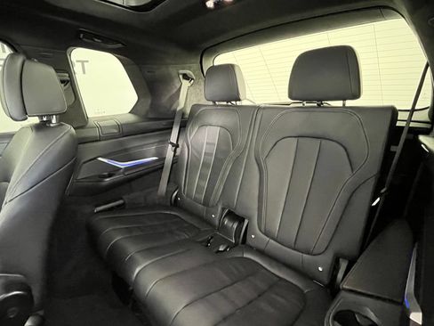 Used 2021 BMW X7 xDrive40i w/ M Sport Package AWD/4WD image 20