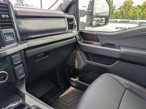 New 2025 Ford F250 Lariat w/ Lariat Ultimate Package image 32