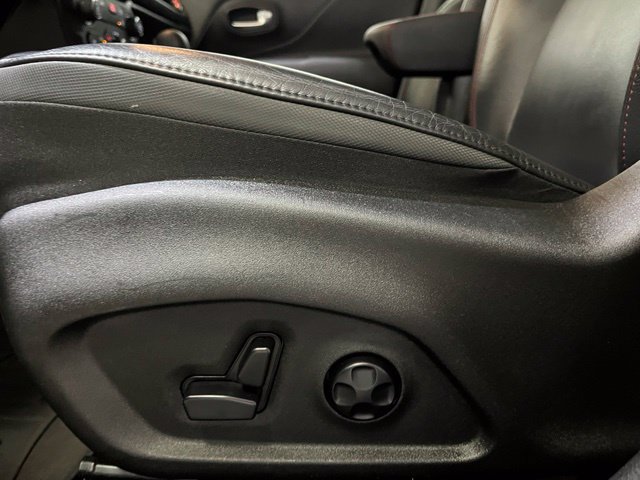 Used 2021 Jeep Renegade Trailhawk AWD/4WD image 15