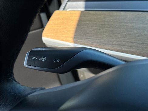 Used 2020 Tesla Model 3 Standard Range Plus image 29