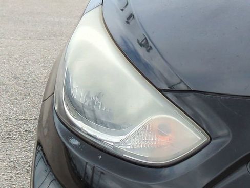 Used 2013 Hyundai Accent GLS image 10