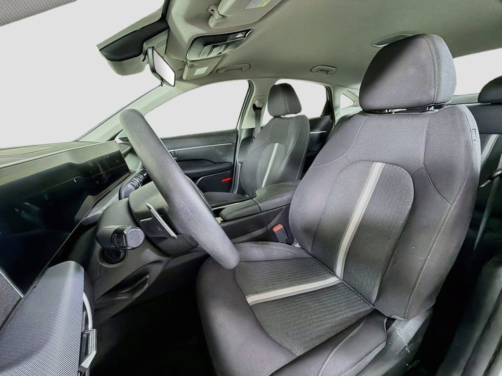 Used 2025 Hyundai Sonata SEL FWD image 14