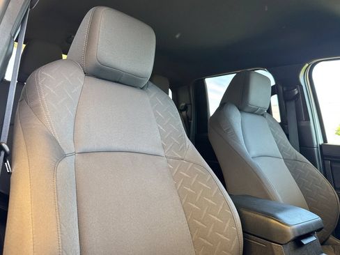 Used 2025 Toyota Tacoma SR5 AWD/4WD image 19