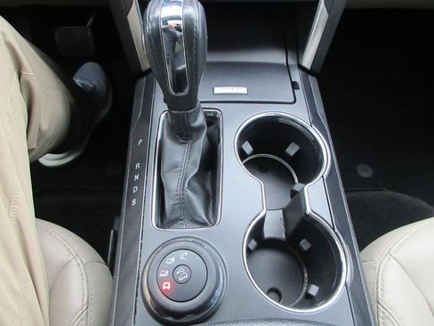 Used 2018 Ford Explorer Limited w/ Class II Trailer Tow Package image 32