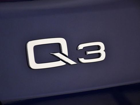 Used 2025 Audi Q3 2.0T Premium w/ Convenience Package image 9