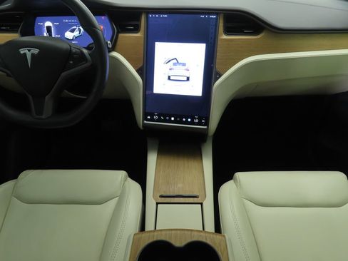 Used 2020 Tesla Model X Long Range image 13