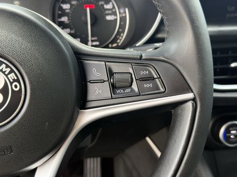 Used 2019 Alfa Romeo Stelvio image 17