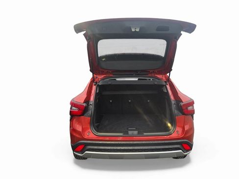 Used 2024 Chevrolet Trax LT w/ Driver Confidence Package image 5