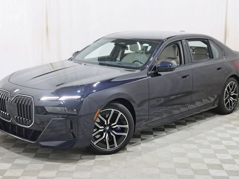 Used 2024 BMW 740i xDrive w/ Premium Package 2 AWD/4WD image 7