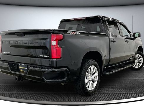 Used 2021 Chevrolet Silverado 1500 Custom w/ Safety Confidence Package AWD/4WD image 6