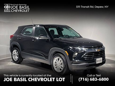 Used 2024 Chevrolet TrailBlazer LS image 1