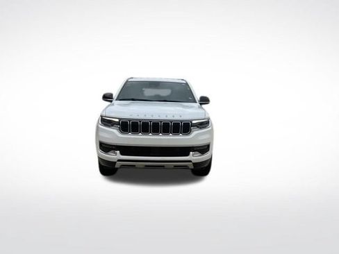 Used 2024 Jeep Wagoneer L Series III w/ Flexible Seating Group AWD/4WD image 8