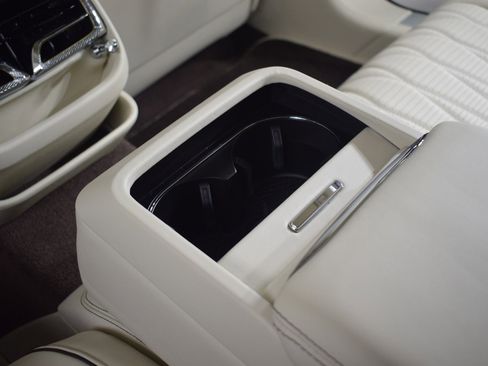 Certified 2020 Bentley Flying Spur W12 image 22