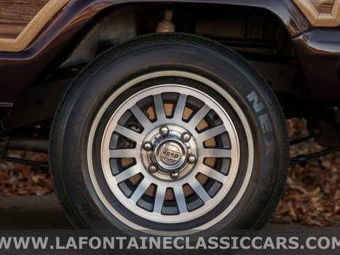 Used 1991 Jeep Grand Wagoneer image 13