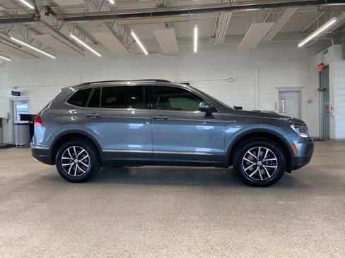 Used 2021 Volkswagen Tiguan SE image 4