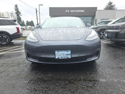 Used 2019 Tesla Model 3 Long Range image 4