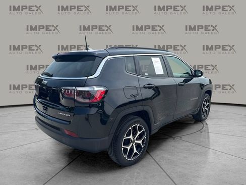 Used 2025 Jeep Compass Limited AWD/4WD image 3
