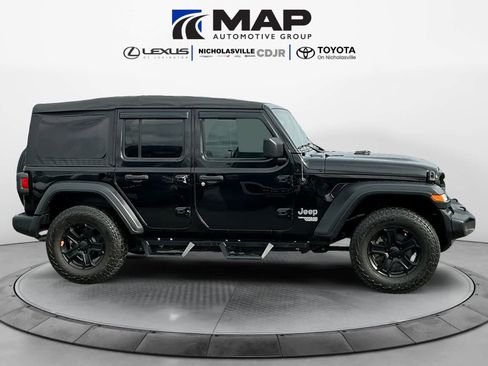 Used 2018 Jeep Wrangler Unlimited Sport image 6