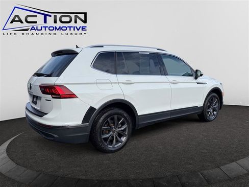 Used 2022 Volkswagen Tiguan SE image 8