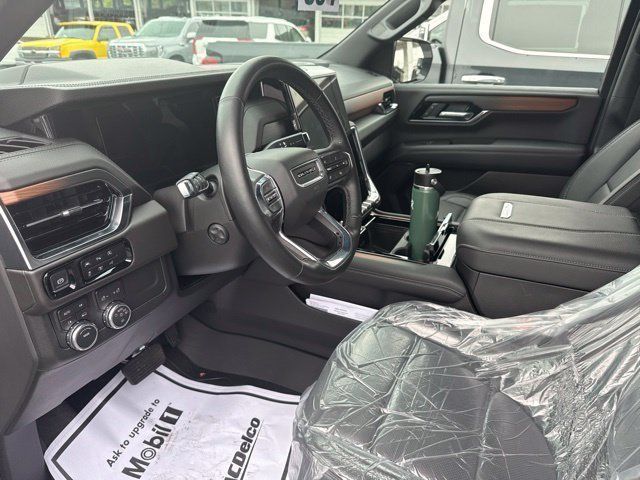 Used 2025 GMC Yukon Denali w/ LPO, Floor Liner Package AWD/4WD image 32