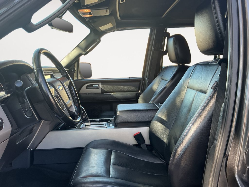 Used 2017 Ford Expedition EL Limited w/ Equipment Group 301A AWD/4WD image 16