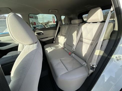 Used 2025 Nissan Rogue SV image 13