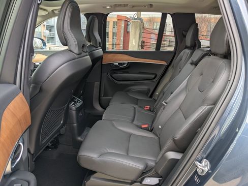 Certified 2024 Volvo XC90 T8 Plus w/ Protection Package Premier image 23