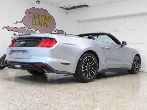 Used 2020 Ford Mustang Premium image 9