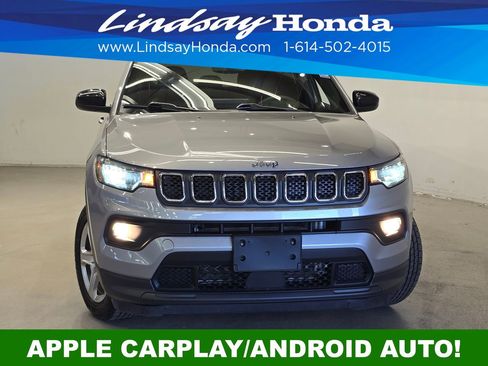 Used 2024 Jeep Compass Latitude AWD/4WD image 2