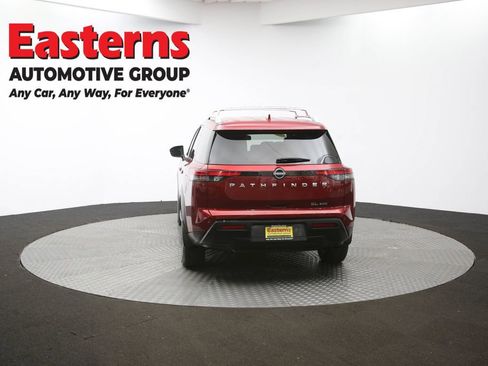 Used 2022 Nissan Pathfinder SL image 39