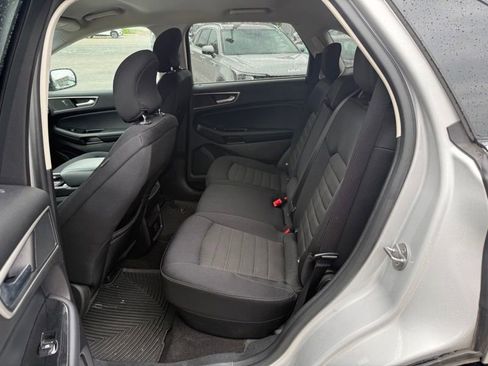 Used 2019 Ford Edge SEL AWD/4WD image 9
