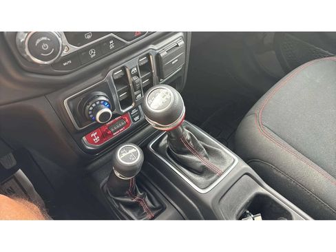 Used 2022 Jeep Gladiator Rubicon w/ Trailer Tow Package AWD/4WD image 21