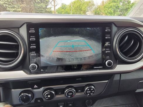 Used 2020 Toyota Tacoma SR5 AWD/4WD image 29