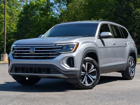 Used 2024 Volkswagen Atlas SE image 4