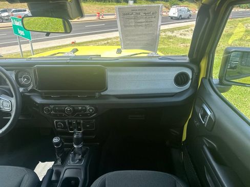 Used 2024 Jeep Wrangler Unlimited Sport AWD/4WD image 11