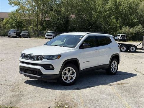 Certified 2024 Jeep Compass Latitude AWD/4WD image 1