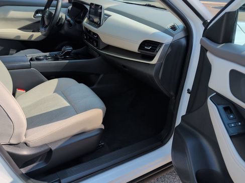 Used 2025 Nissan Rogue SV AWD/4WD image 22