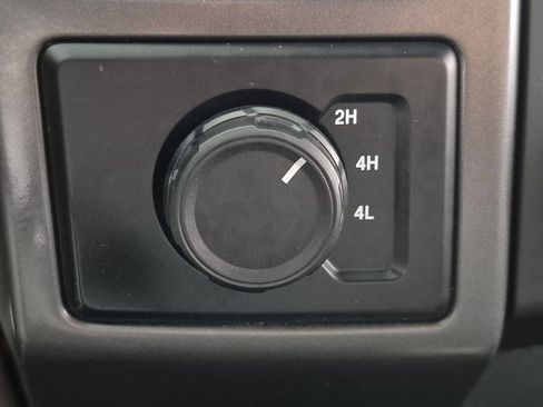 Used 2017 Ford F150 XLT image 17