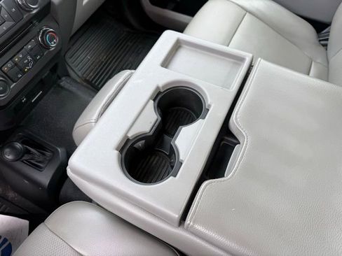 Certified 2017 Ford F550 4x4 Regular Cab Super Duty image 32