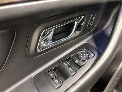 Used 2017 Ford Taurus Limited FWD image 13