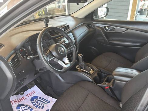 Used 2019 Nissan Rogue S w/ Special Edition Package FWD image 12