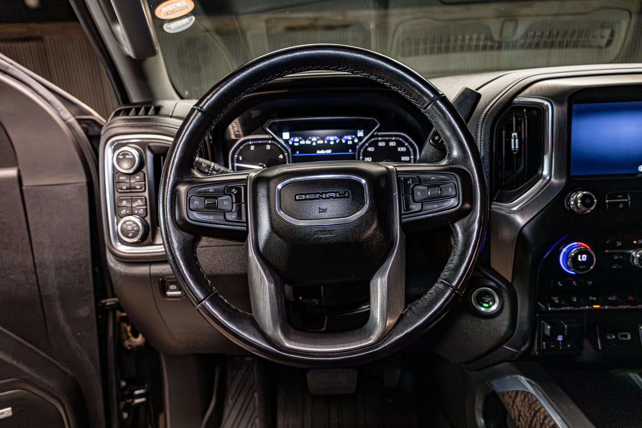 Used 2022 GMC Sierra 3500 Denali w/ Denali Ultimate Package AWD/4WD image 15