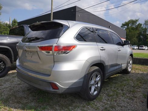 Used 2015 Toyota Highlander Limited Platinum AWD/4WD image 6