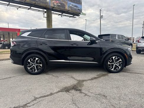 Used 2024 Kia Sportage EX image 8